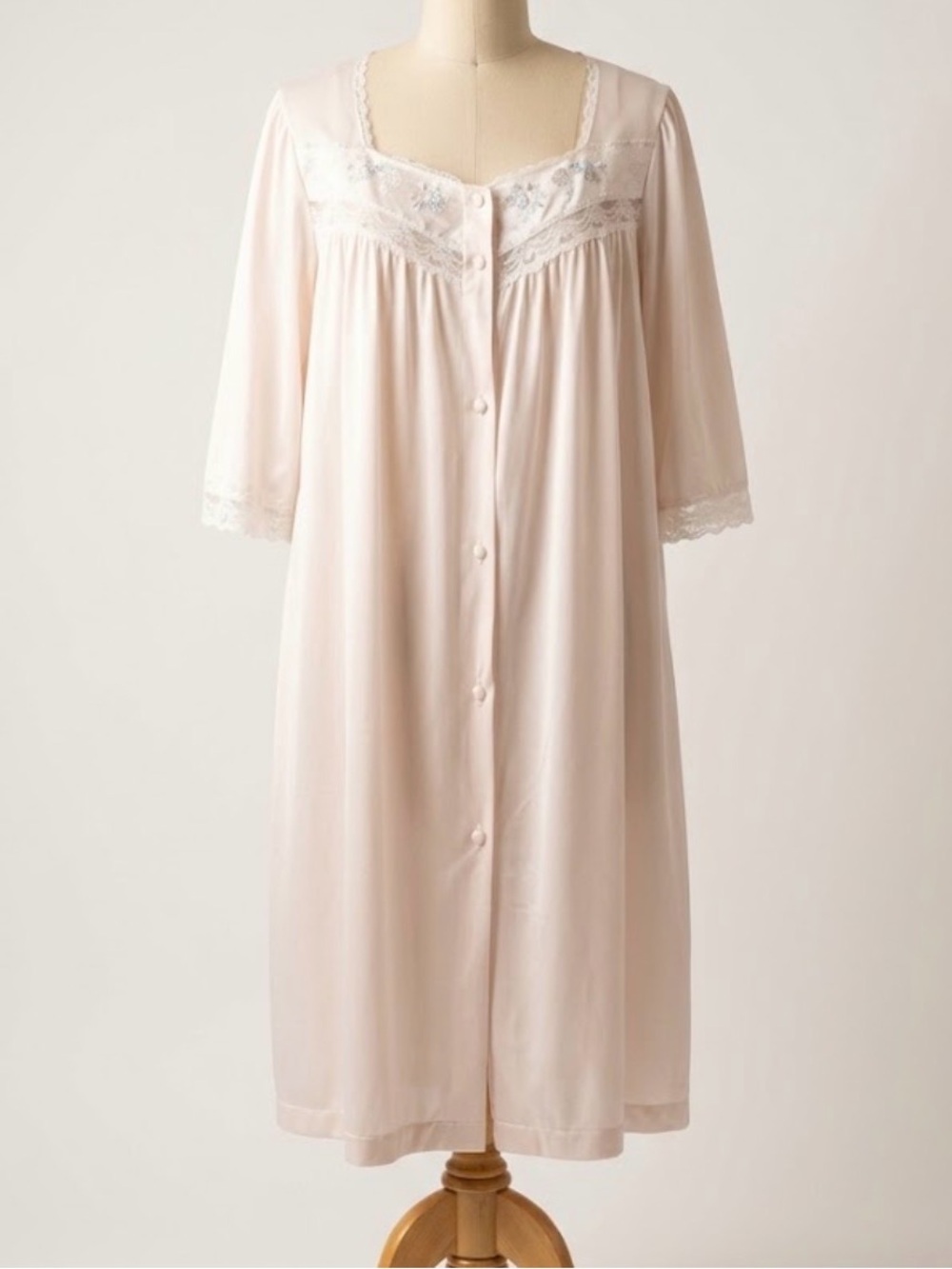 Vintage Lorraine Nightgown Dress Robe Housecoat M Lace Embroidered Front USA